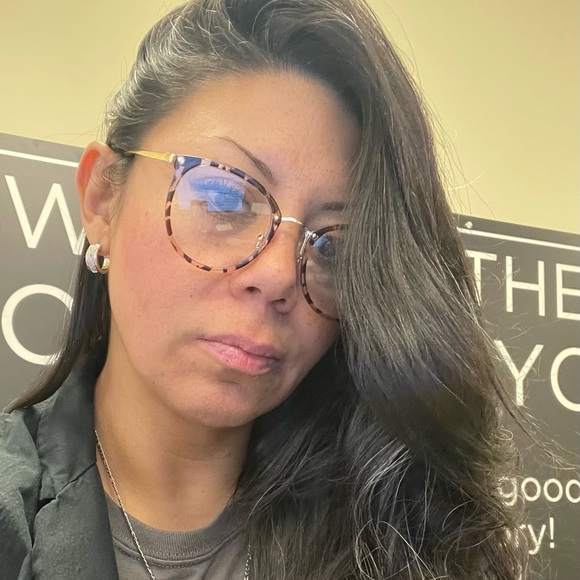 Meet your Posher, Deanna - Picture 1 of 1